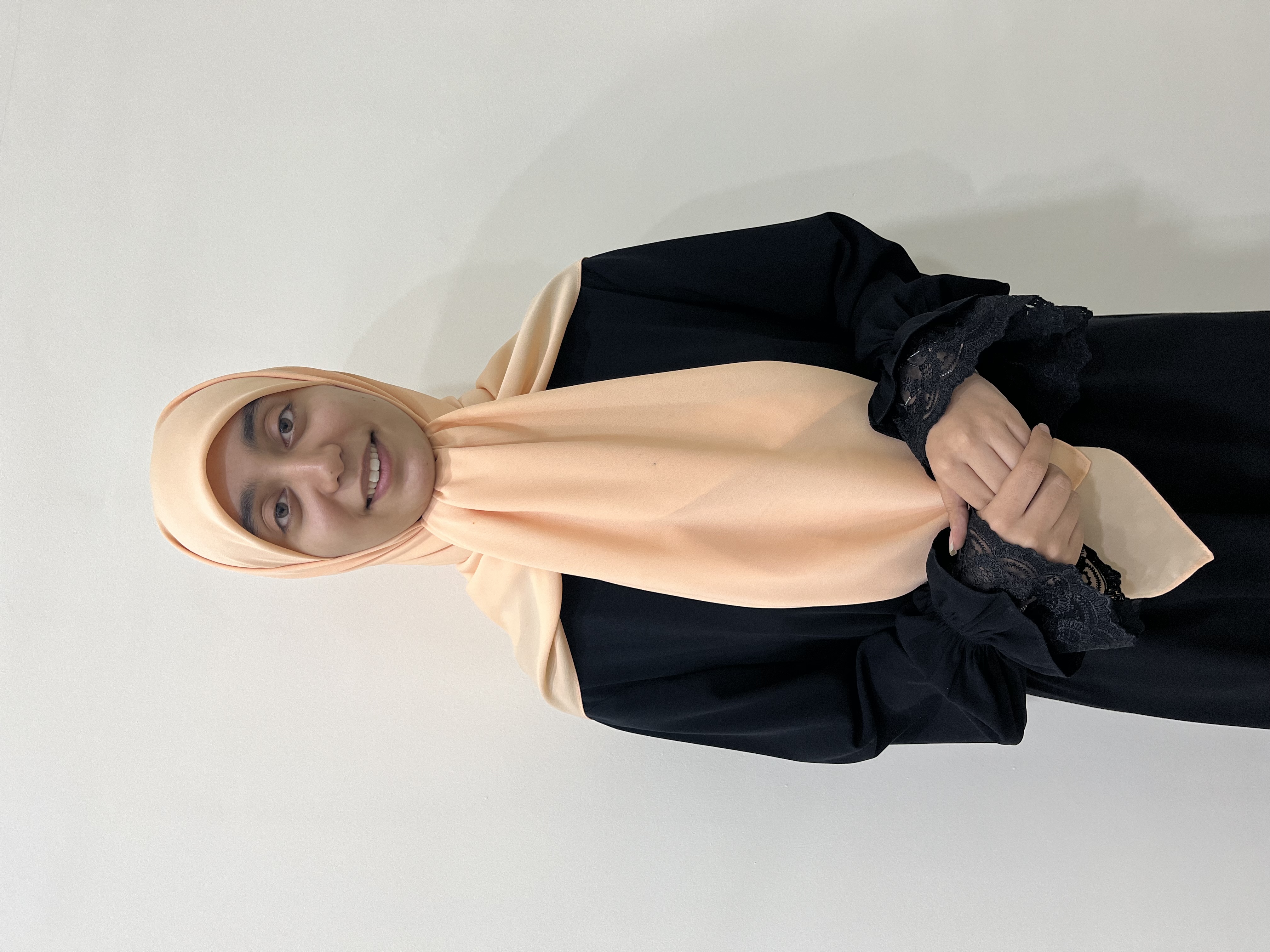 روسری ثنا هلویی روشن