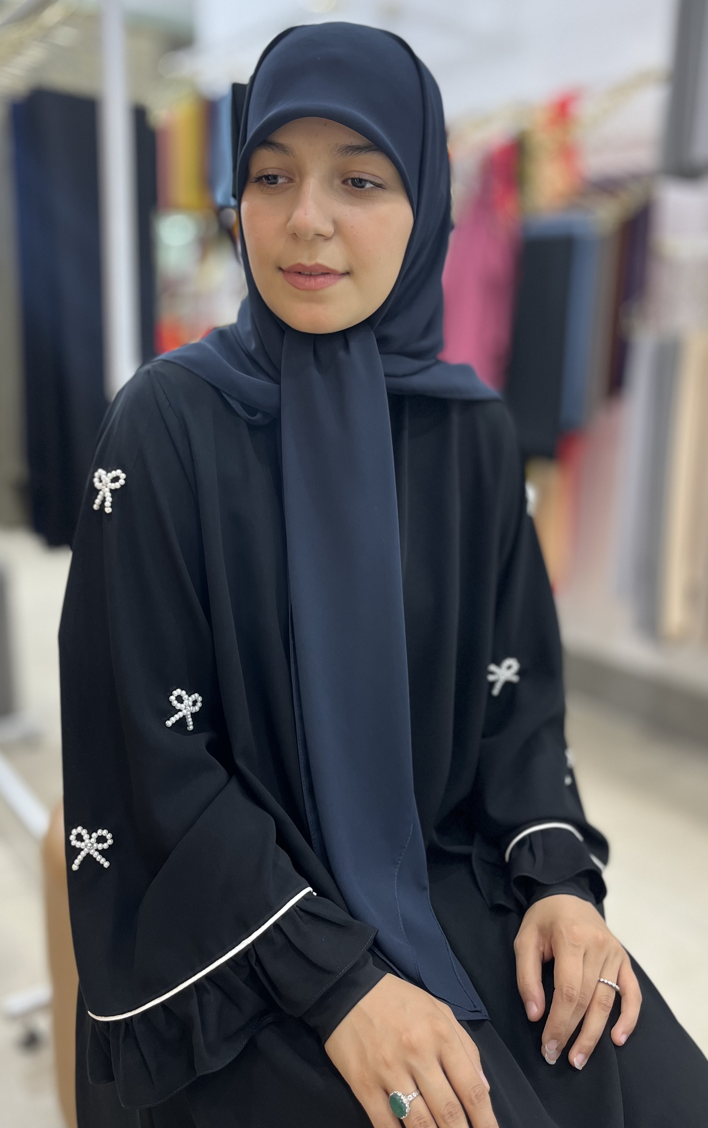 روسری ثنا سرمه ای کش دار حریر