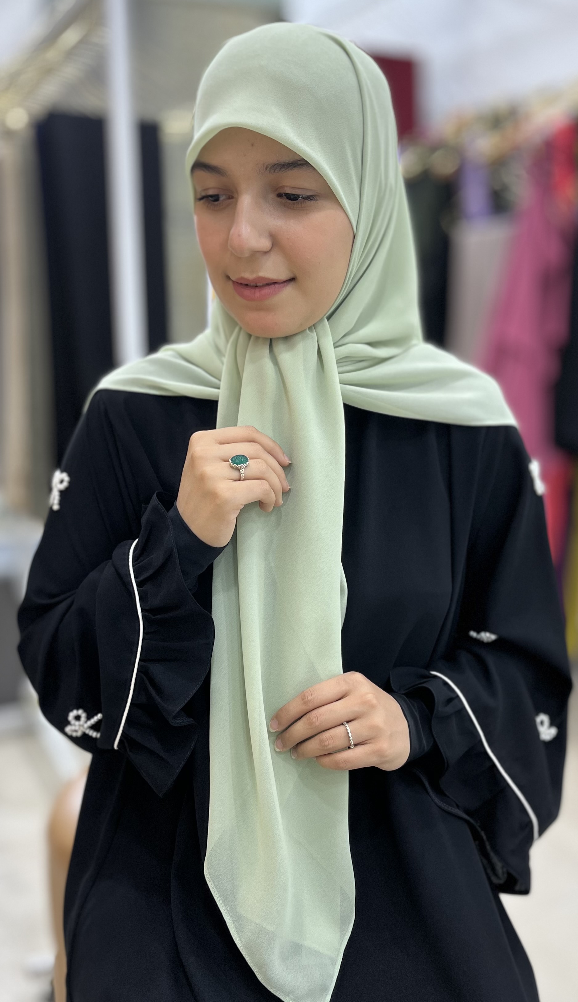 روسری ثنا سبز ماچا کش دار حریرنخ