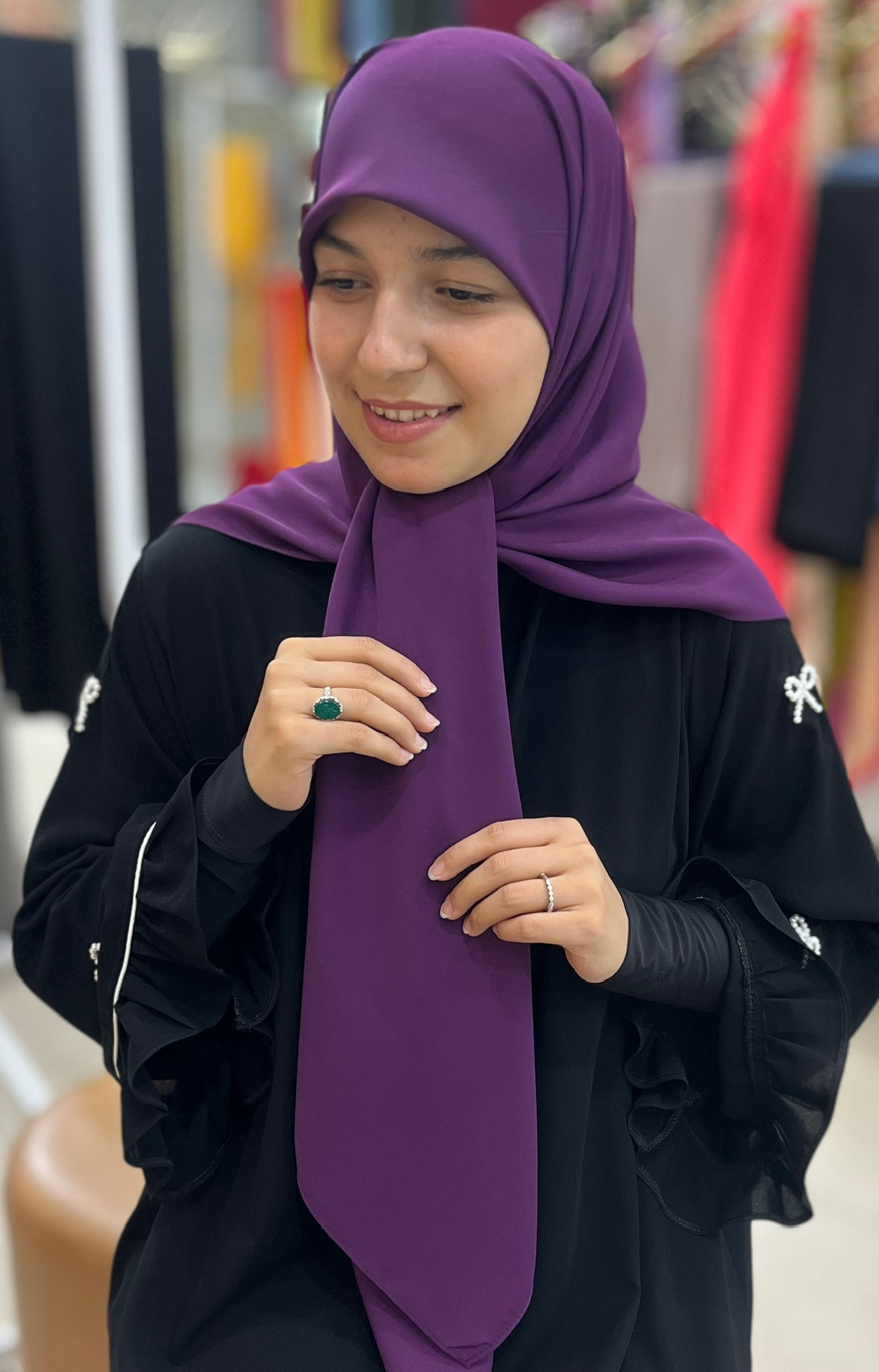 روسری ثنا بادمجونی کش دار کرپ حریر